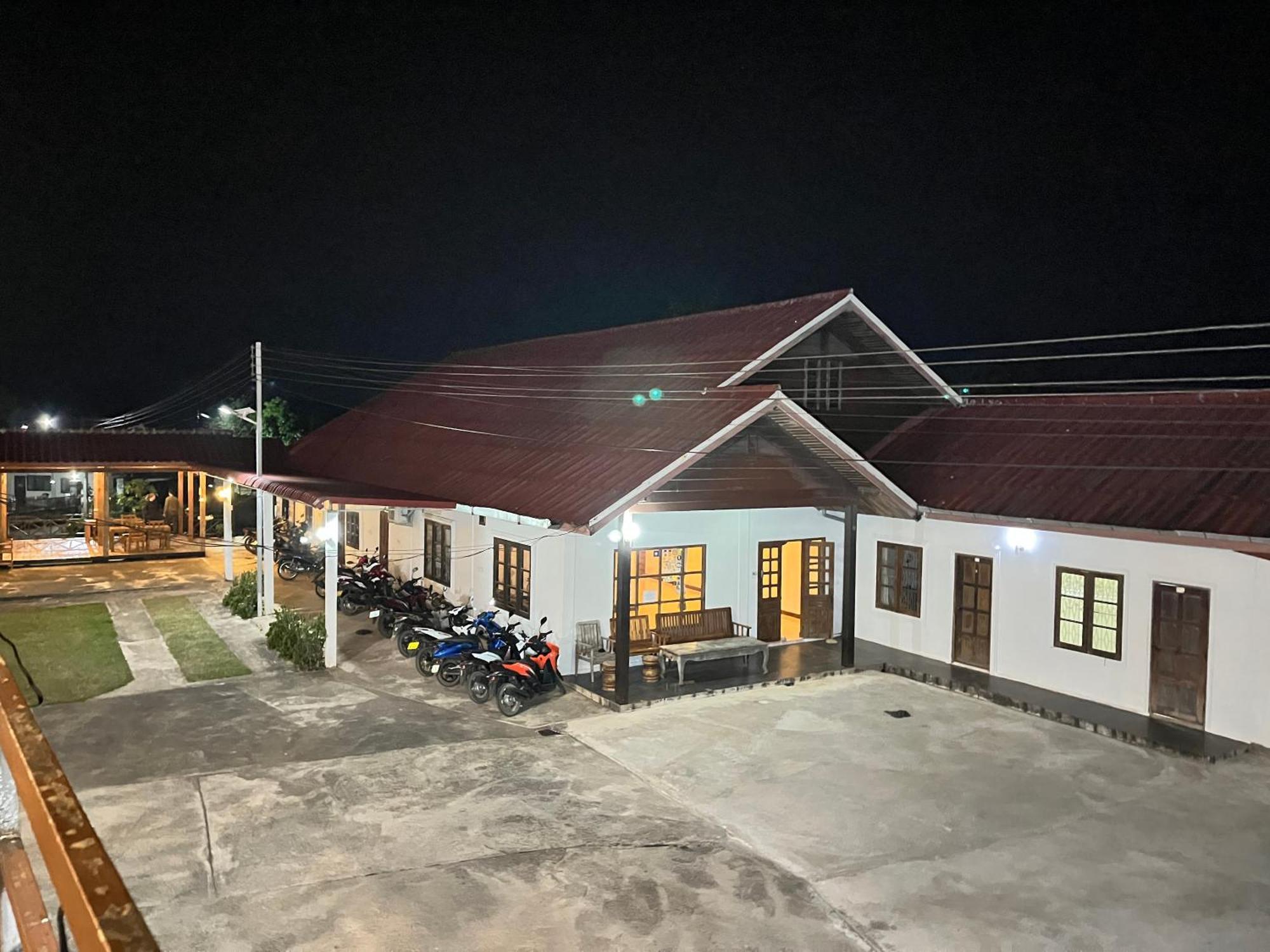 Sanhak Guesthouse 1 Ban Nahin-Nai Bagian luar foto